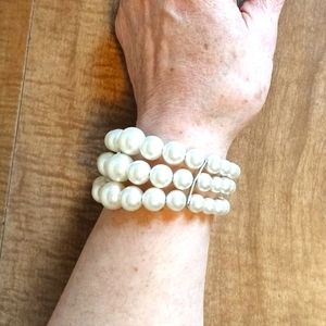 Vintage faux pearl bracelet